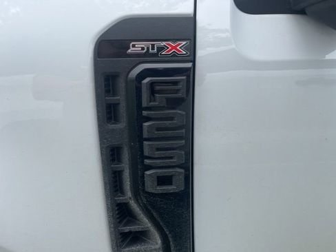 Used 2025 Ford F250 XL w/ STX Appearance Package AWD/4WD image 4