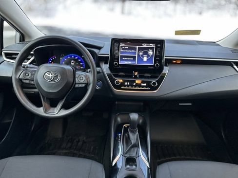 Used 2021 Toyota Corolla LE image 23