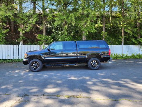 Used 2003 GMC Sierra 2500 SLT w/ SLT Preferred Equipment Group image 9