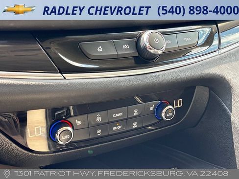 Certified 2024 Buick Enclave Essence AWD/4WD image 10