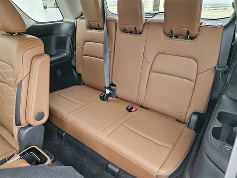 Used 2025 Nissan Pathfinder Platinum image 30