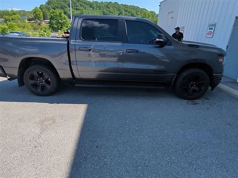 Used 2022 RAM 1500 Big Horn AWD/4WD image 6
