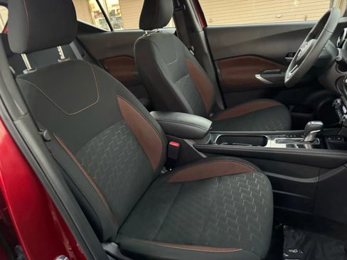 Used 2024 Nissan Kicks SR image 18