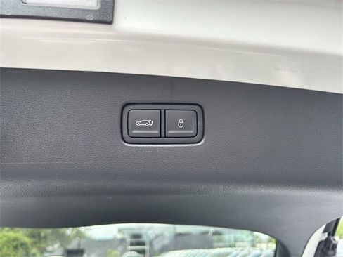 Used 2026 Genesis GV70 2.5T Advanced image 18