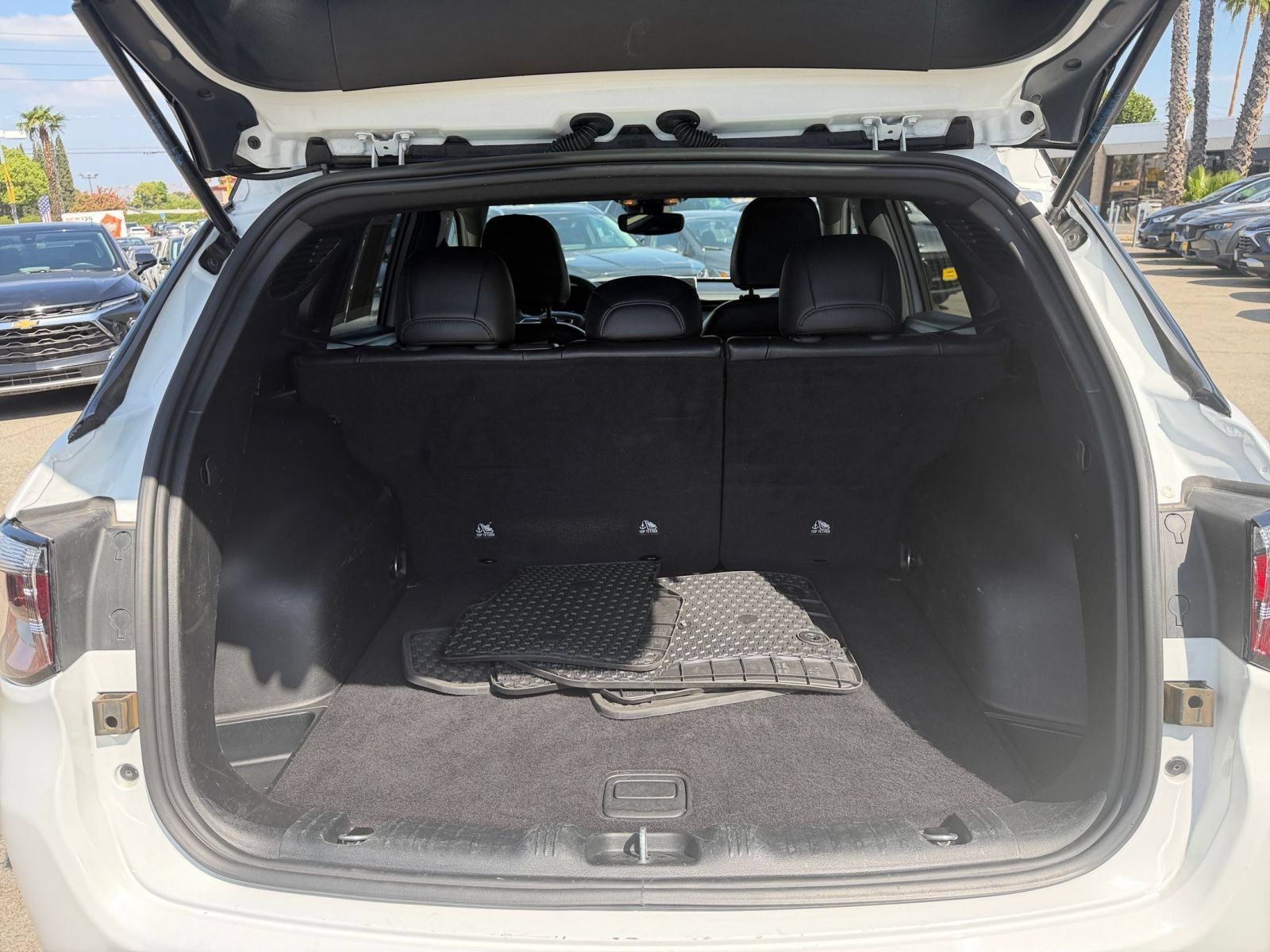 Used 2025 Jeep Compass Trailhawk AWD/4WD image 29