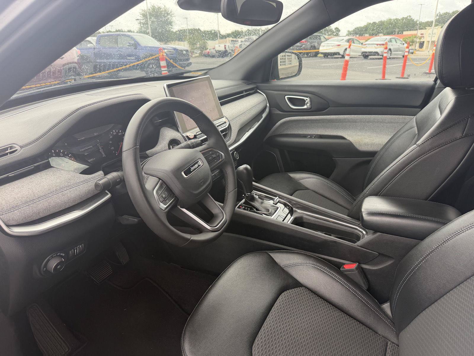 Used 2024 Jeep Compass Latitude AWD/4WD image 12