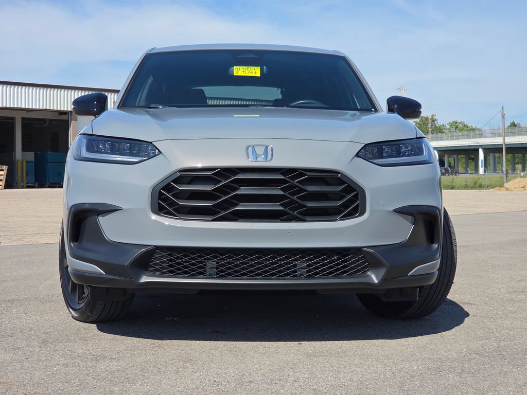 Used 2025 Honda HR-V Sport image 3