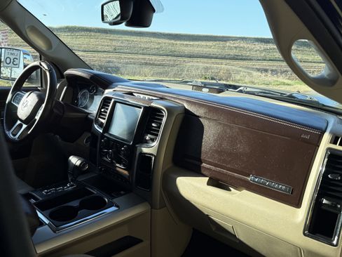 Used 2013 RAM 1500 Laramie w/ Convenience Group image 17