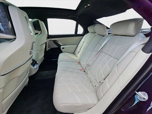 New 2026 BMW i7 eDrive50 image 11