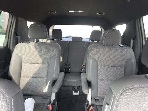 Used 2024 Chevrolet Traverse LT AWD/4WD image 16