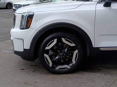 Used 2024 Kia Telluride EX AWD/4WD image 8