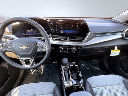 New 2026 Chevrolet Trax LT w/ Driver Confidence Package image 5