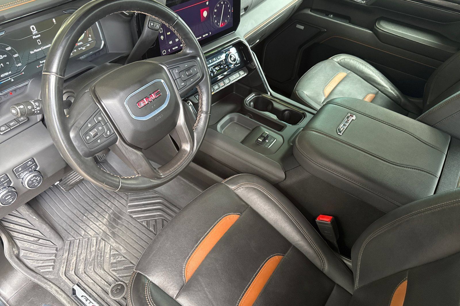 Used 2024 GMC Sierra 2500 AT4 w/ Technology Package AWD/4WD image 9