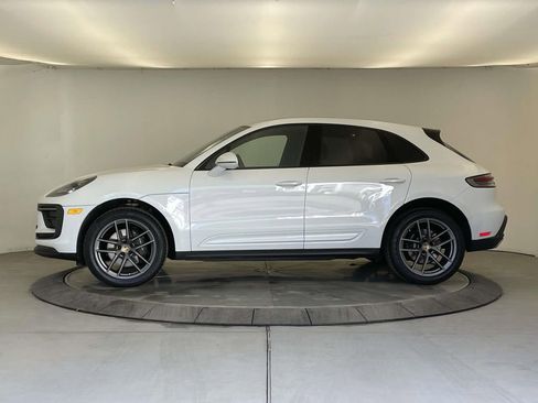 Certified 2023 Porsche Macan AWD/4WD image 2