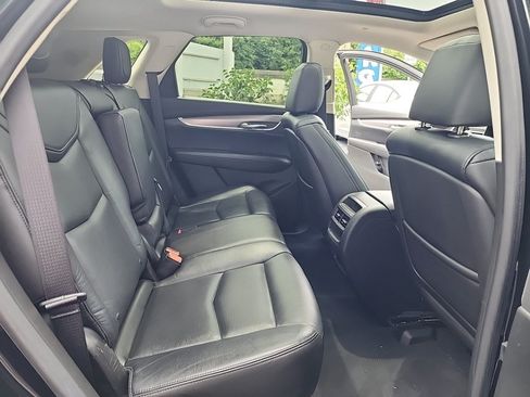 Used 2017 Cadillac XT5 Luxury w/ Driver Awareness Package AWD/4WD image 33