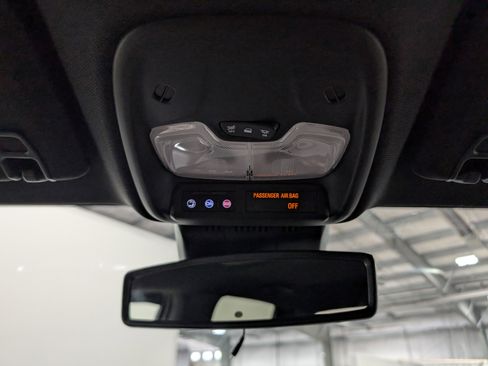 Used 2024 GMC Canyon AT4 w/ Technology Package image 28