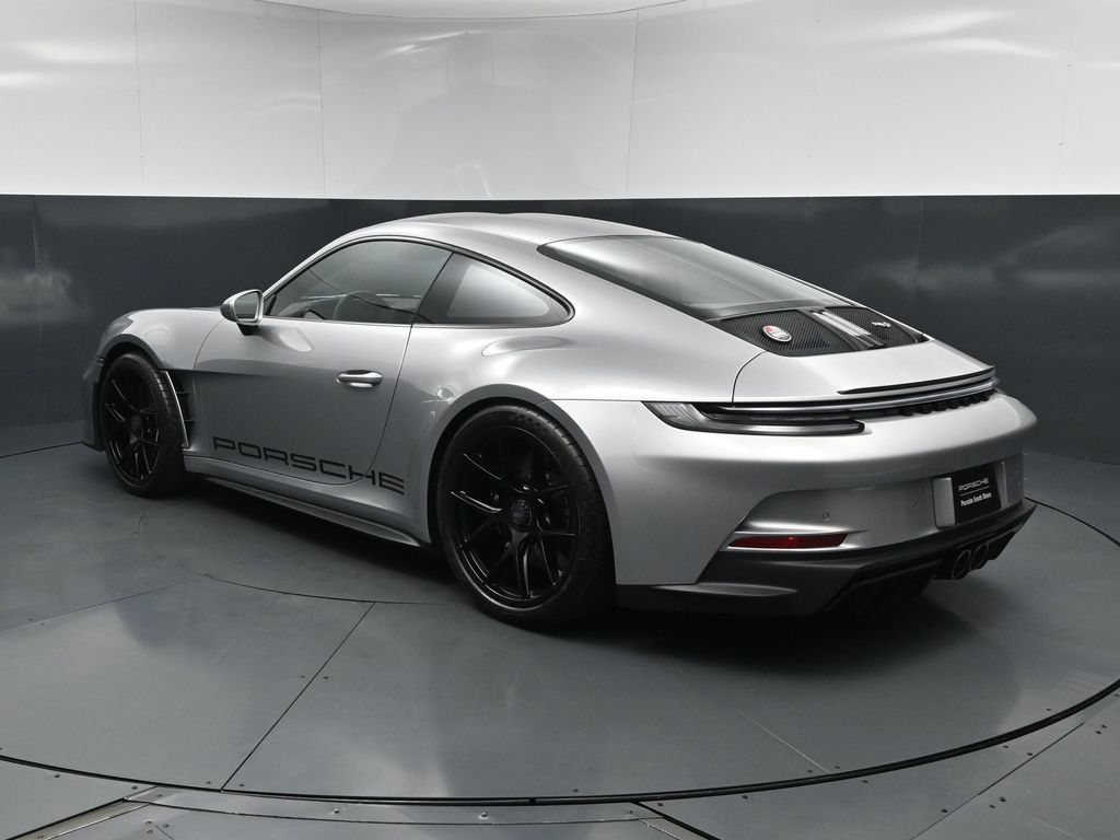 Certified 2024 Porsche 911 GT3 RS RWD image 3