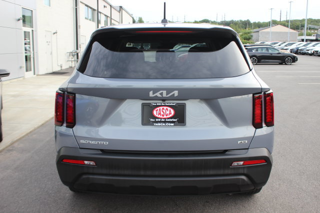 Used 2023 Kia Sorento LX AWD/4WD image 29