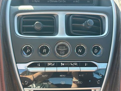 Used 2018 Aston Martin DB11 V12 image 28