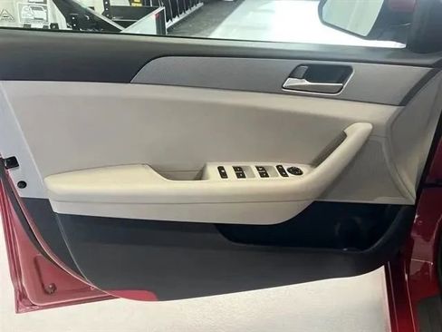 Used 2019 Hyundai Sonata SE FWD image 9