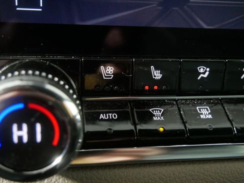 Used 2023 GMC Canyon Denali AWD/4WD image 25
