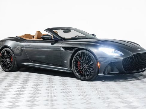 Used 2021 Aston Martin DBS Superleggera Volante image 7