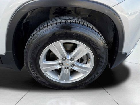 Used 2021 Chevrolet Trax LT w/ Driver Confidence Package image 57