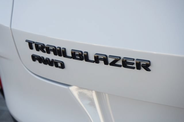 Used 2026 Chevrolet TrailBlazer RS w/ Convenience Package AWD/4WD image 11