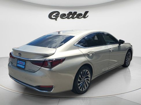 Used 2024 Lexus ES 300h Ultra Luxury w/ Accessory Package (Z2) FWD image 5