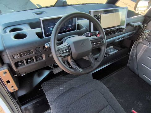 Used 2024 Chevrolet Brightdrop 400 w/ Commercial Equipment Package AWD/4WD image 10