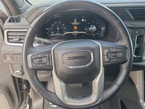 Used 2022 GMC Yukon Denali image 28