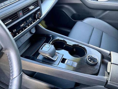 Certified 2023 Nissan Rogue SV w/ SV Premium B Package image 20