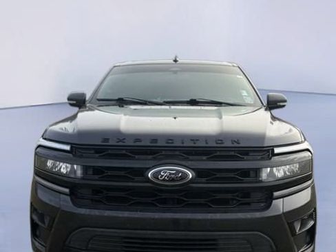 Used 2022 Ford Expedition Limited image 8