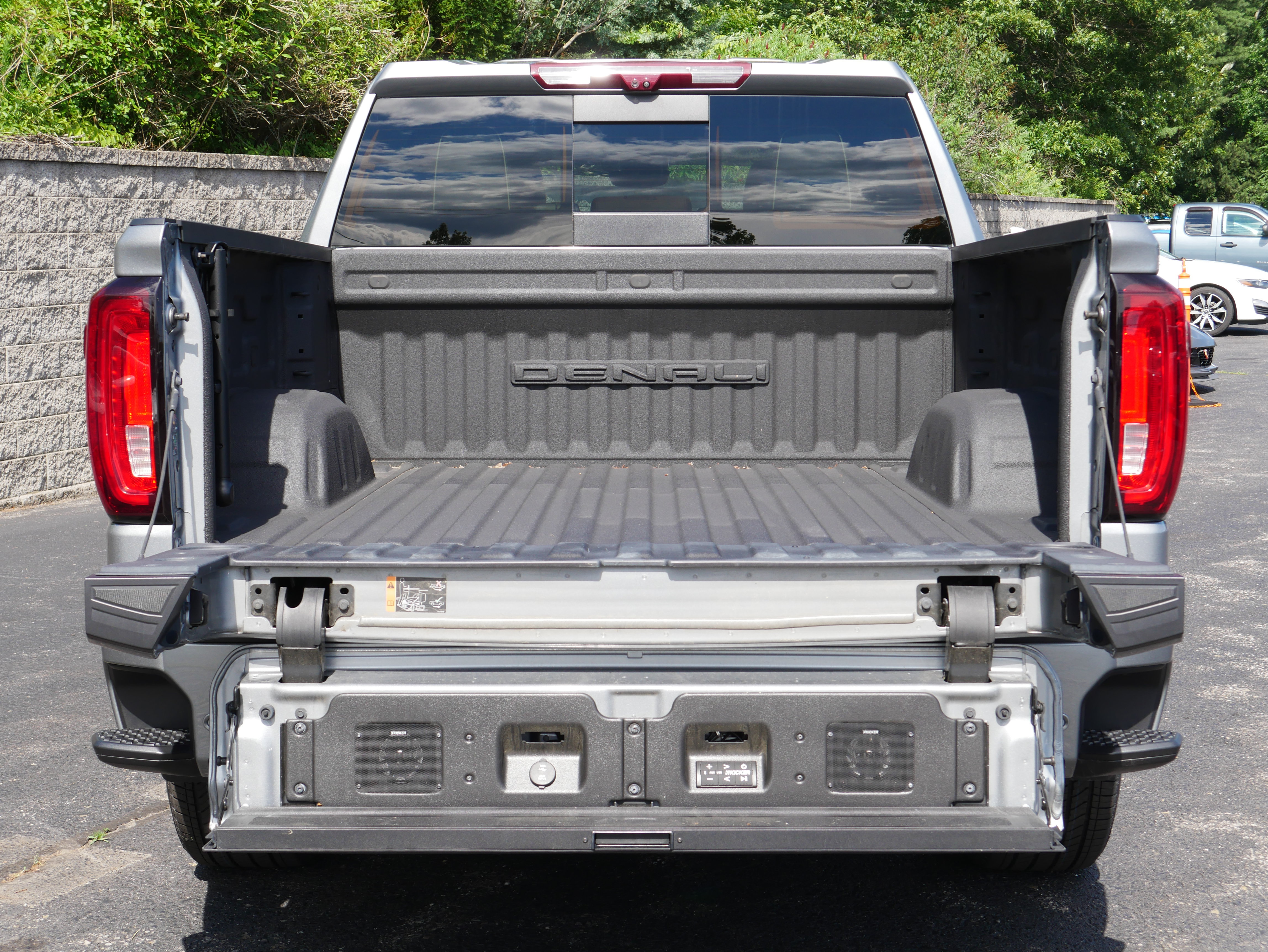 Certified 2023 GMC Sierra 1500 Denali Ultimate AWD/4WD image 7