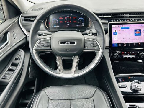 Used 2022 Jeep Grand Cherokee L Limited w/ Luxury Tech Group II image 20