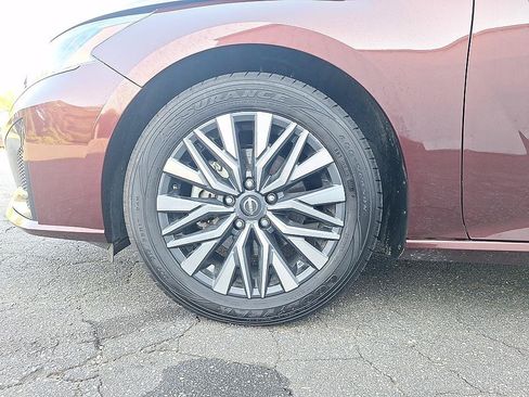 Certified 2025 Nissan Altima 2.5 SV FWD image 8