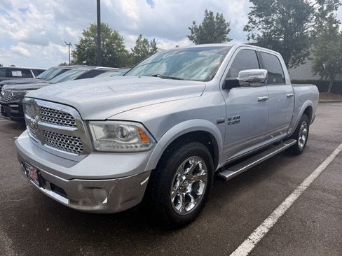 Used 2014 RAM 1500 Laramie w/ Convenience Group AWD/4WD image 2