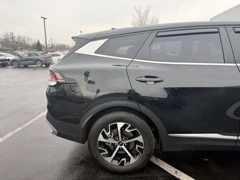 Used 2023 Kia Sportage EX image 4