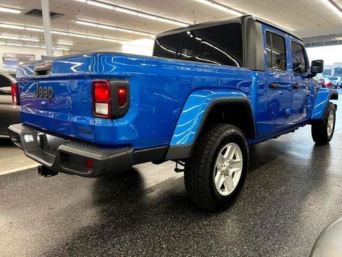 Used 2021 Jeep Gladiator Sport image 7
