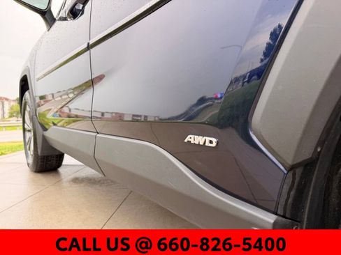 Used 2022 Toyota RAV4 XLE Premium AWD/4WD image 34