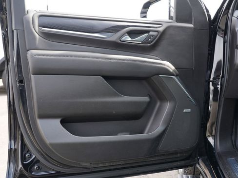 Used 2021 GMC Yukon XL Denali w/ Denali Premium Package image 16