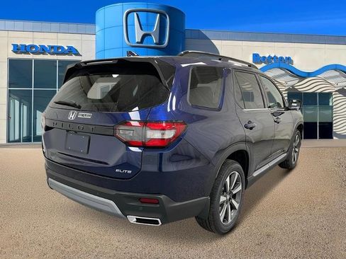 New 2025 Honda Pilot Touring image 4