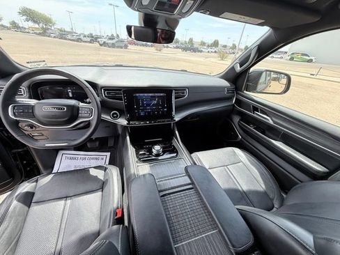 Used 2024 Jeep Wagoneer Series II AWD/4WD image 16