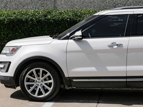 Used 2016 Ford Explorer Limited image 16