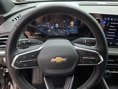 Used 2026 Chevrolet Traverse LT w/ Driver Confidence Package FWD image 20