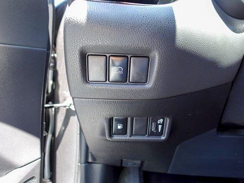 Used 2019 Toyota C-HR XLE FWD image 12