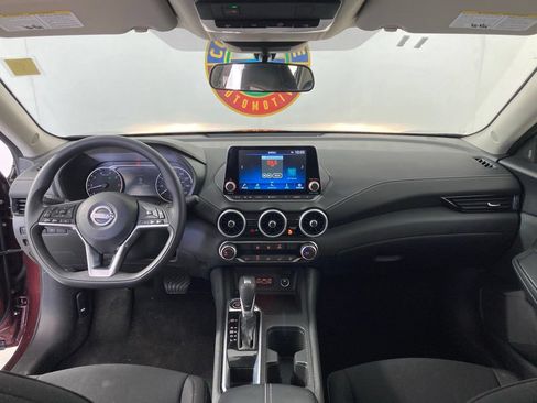 Used 2025 Nissan Sentra SV FWD image 8