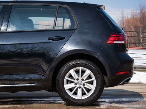 Used 2018 Volkswagen Golf S image 4