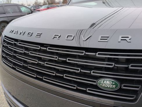 New 2026 Land Rover Range Rover SE image 12