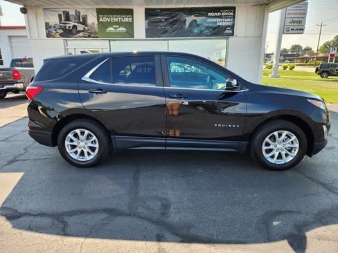 Used 2021 Chevrolet Equinox LT image 2